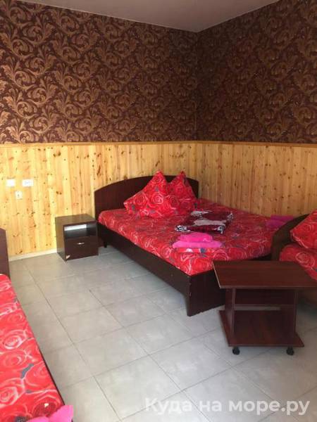 4-х местный номер. Гостевой дом "Золотая корона". Цандрипш