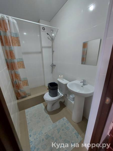 Классический трёхместный номер. Гостевой дом "Нур". Ольгинка Классический трёхместный номер. Гостевой дом "Нур". Ольгинка