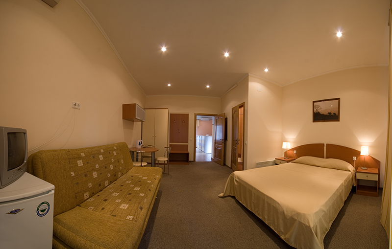 . Гостевой дом "Кедр-Запад". Алупка