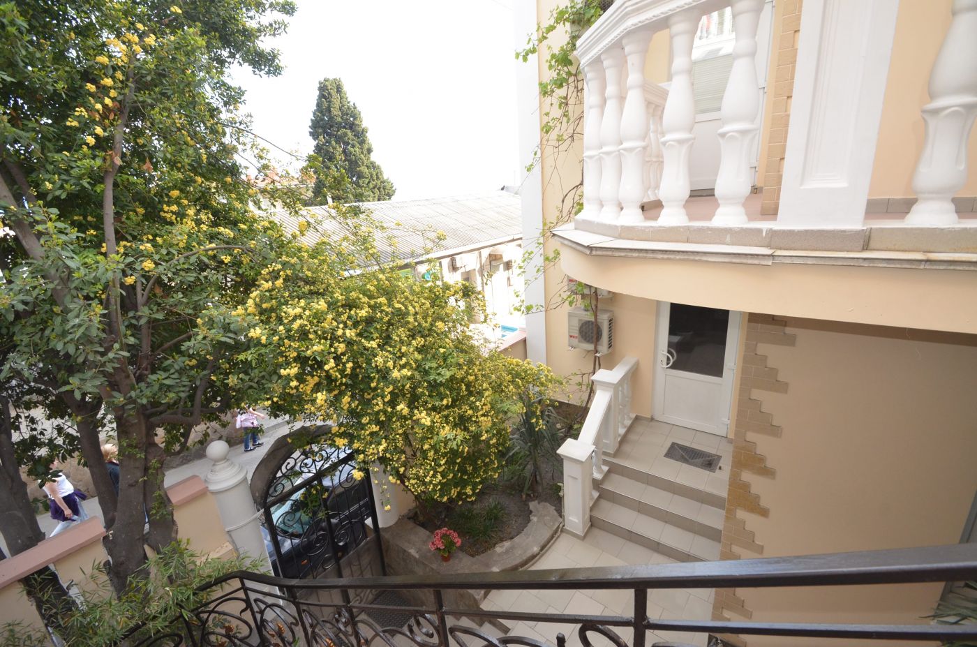 . Гостевой дом частный "Мид". Ялта