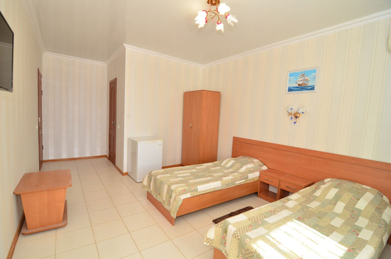 2-местный номер с балконом. Гостевой дом «Риф». Заозерное