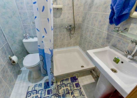 Трехместный полулюкс 1 и 2 этаж. Гостиница "Алекс". Витязево