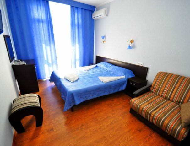 Стандарт 3-х местный. Отель "Родос" . Витязево