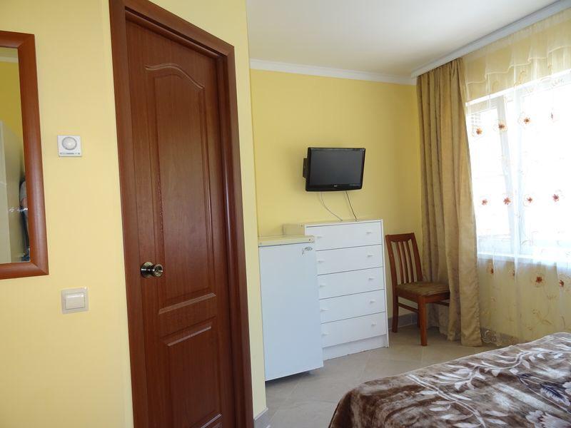 . Гостевой дом "Оливер" в Небуге     . Небуг