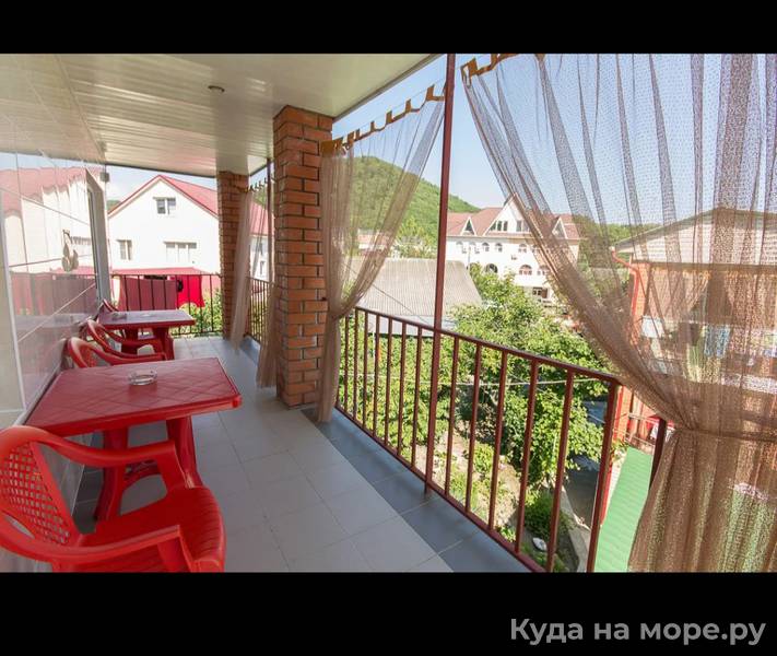 2-местный номер улучшенный (с доп. местом). Гостевой дом "Бумеранг". Ольгинка