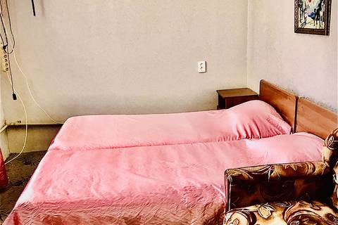 Трехместная комната с санузлом на этаже. Частный сектор "Светлана на Луговой". Адлер