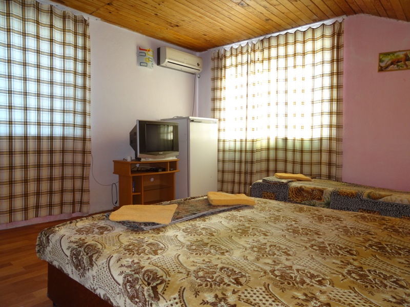 3-х местный номер Стандарт. Гостевой дом "Песок и Море". Севастополь