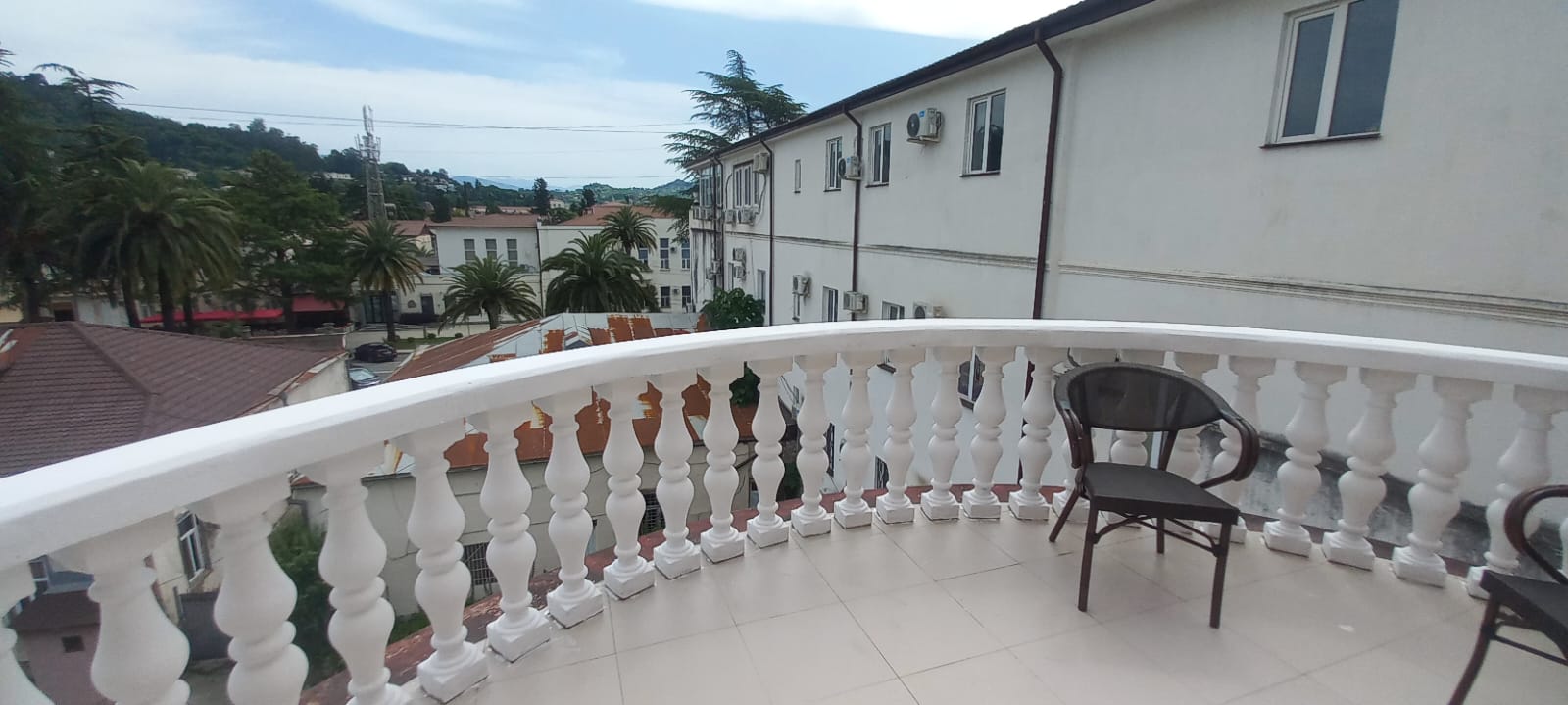 . На Леона . Сухум