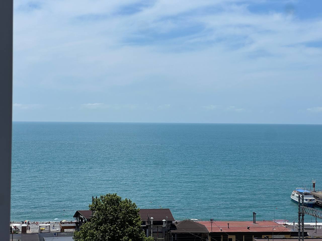 . Квартира в многоквартирном доме Студия с панорамными окнами и шикарным видом на море. Дагомыс