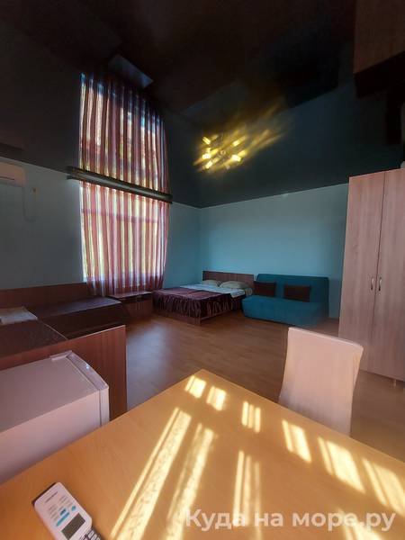 Шестиместный номер-студия. Гостевой дом "Нур". Ольгинка Шестиместный номер-студия. Гостевой дом "Нур". Ольгинка