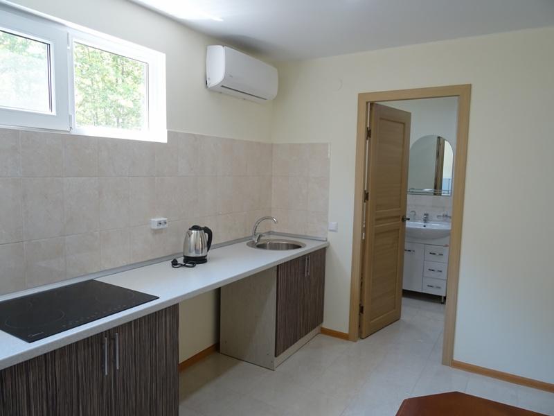 Апартаменты 2 комн с кухней. Гостевой дом "Седьмое небо". Сухум