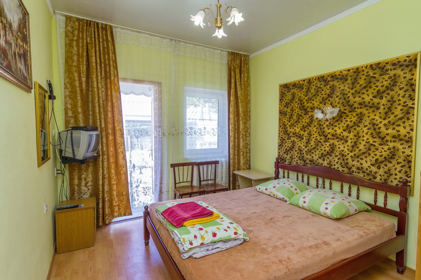 Двухместная комната с удобствами. Частный сектор Жилье у моря. Анапа