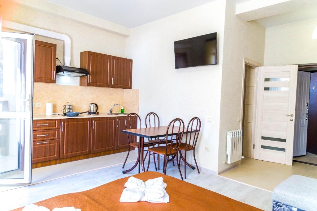 апартаменты с балконом. Апарт-отель "Благодарный круглый год". Красная Поляна