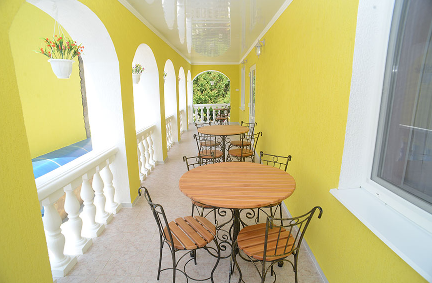 . Гостевой дом "Роман". Чайка