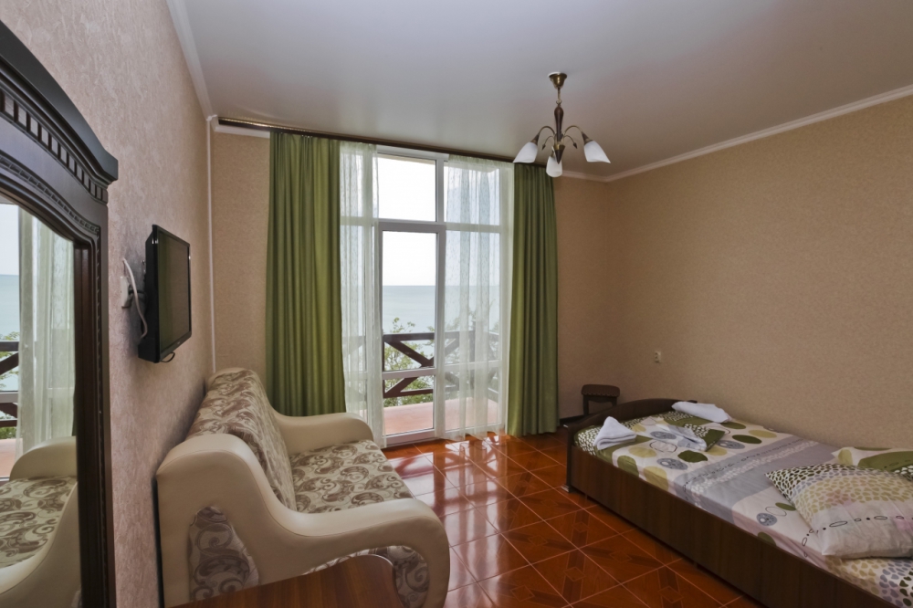 Классический 2-4х местный с видом на море (мансарда 4 этаж,без балкона). Отель «RIVIERA GRAND HOTEL». Лермонтово