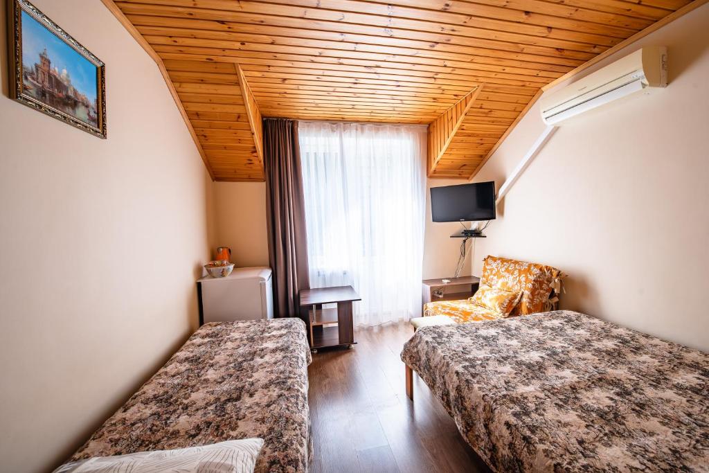 Трёхместный. Гостевой дом "Мария". Лазаревское Трёхместный. Гостевой дом "Мария". Лазаревское