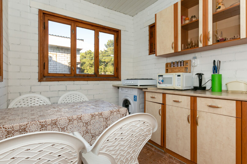 . Гостевой дом "Уютный дворик" на Толстого 42А. Геленджик