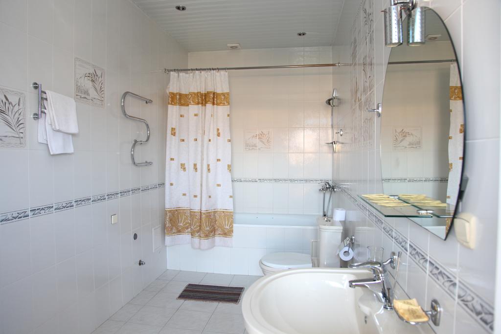 двухкомнатный номер . Гостиница Hotel RUS. Адлер