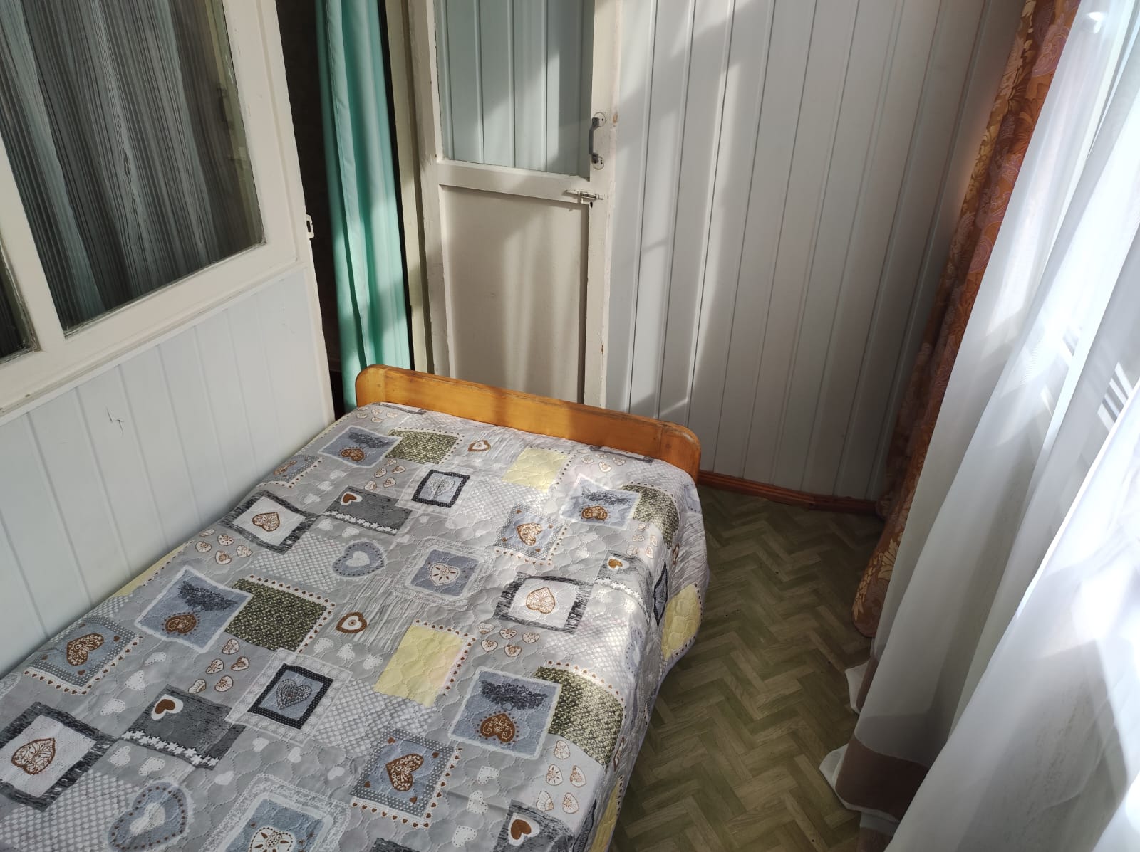 . 1-но комн кв у жд. Лазаревское