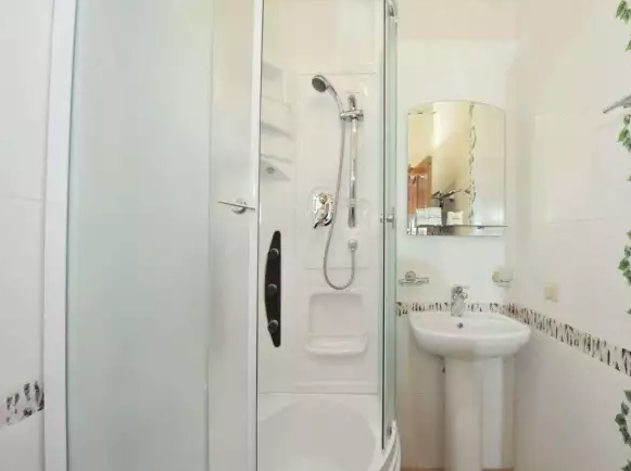 «Полулюкс» 2-х местный TWIN (Главный корпус). Гостиница «Кристалл». Домбай-гостиницы