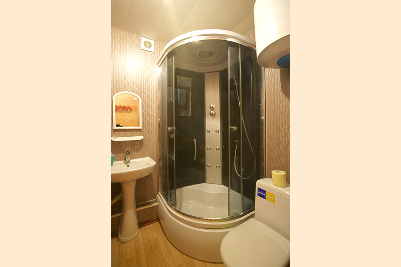 3-местный 2 комнатный с мини кухней. Вилла «Коруна». Алушта