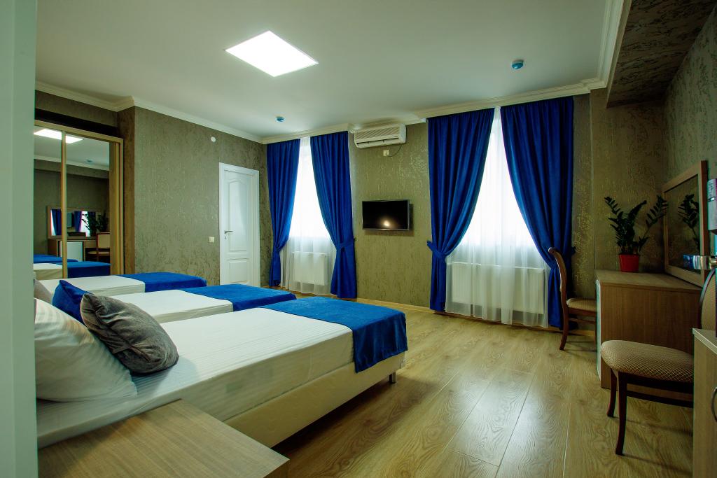 «Стандарт» 3х-местный. Отель «Атлас». Геленджик