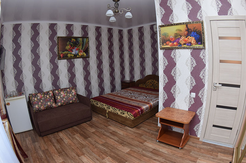 Полулюкс. Гостевой дом "Роман". Чайка