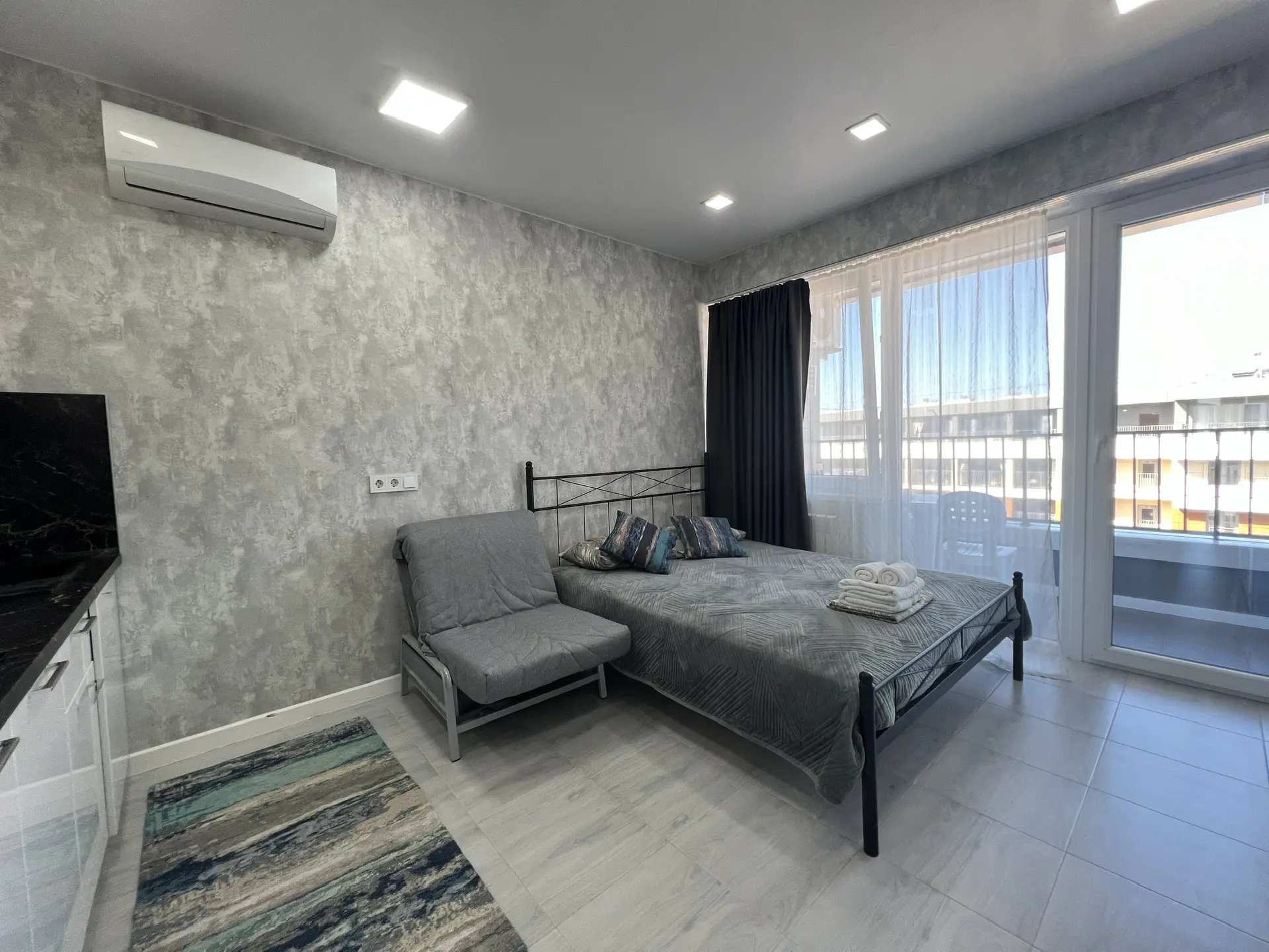 . Квартира в многоквартирном доме Апартамент с видом на море на первой линии. Дагомыс