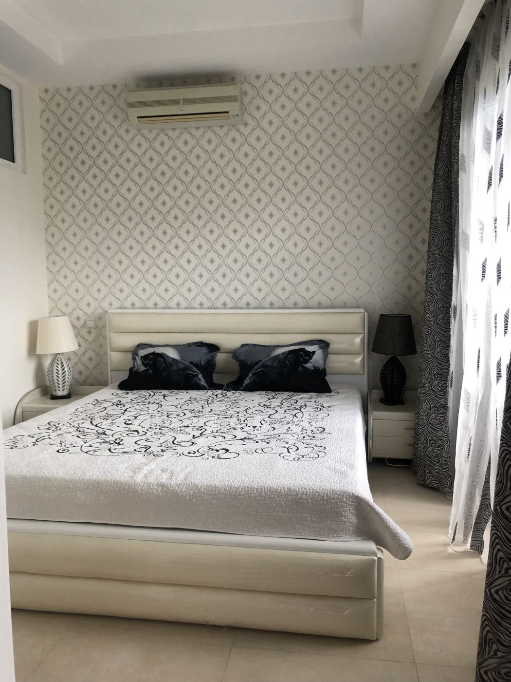 . Квартира в многоквартирном доме Апартаменты . Алушта