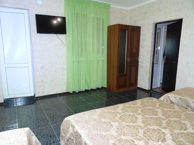 4-х местный номер Стандарт. Гостевой дом "Даниэль". Адлер