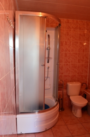 3-х местный номер в главном корпусе. Гостиница комплекс "Новинка". Ейск