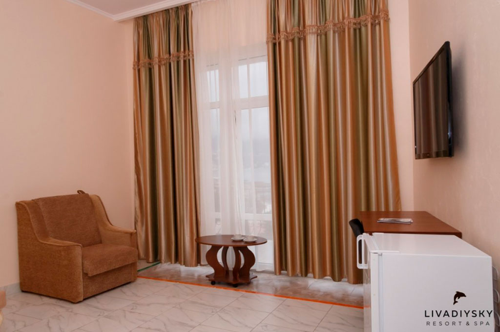 Комфорт Премиум 2-комнатный. Арт-отель «Азор». Ливадия