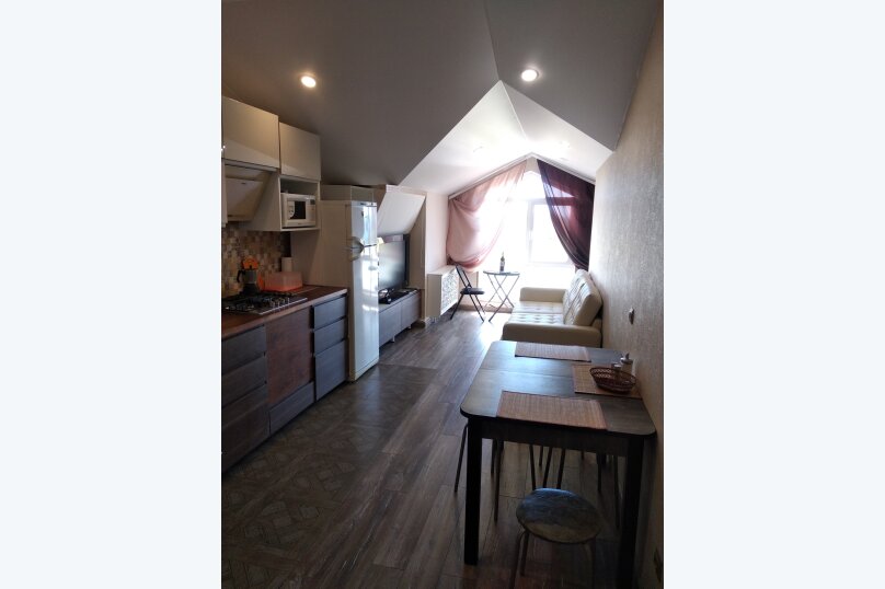 Апартаменты. Квартира в многоквартирном доме Апартаменты у моря. Геленджик