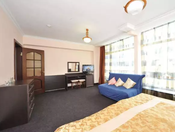 «Полулюкс» однокомнатный 2-местный. Гостиница «Домбай». Домбай-гостиницы