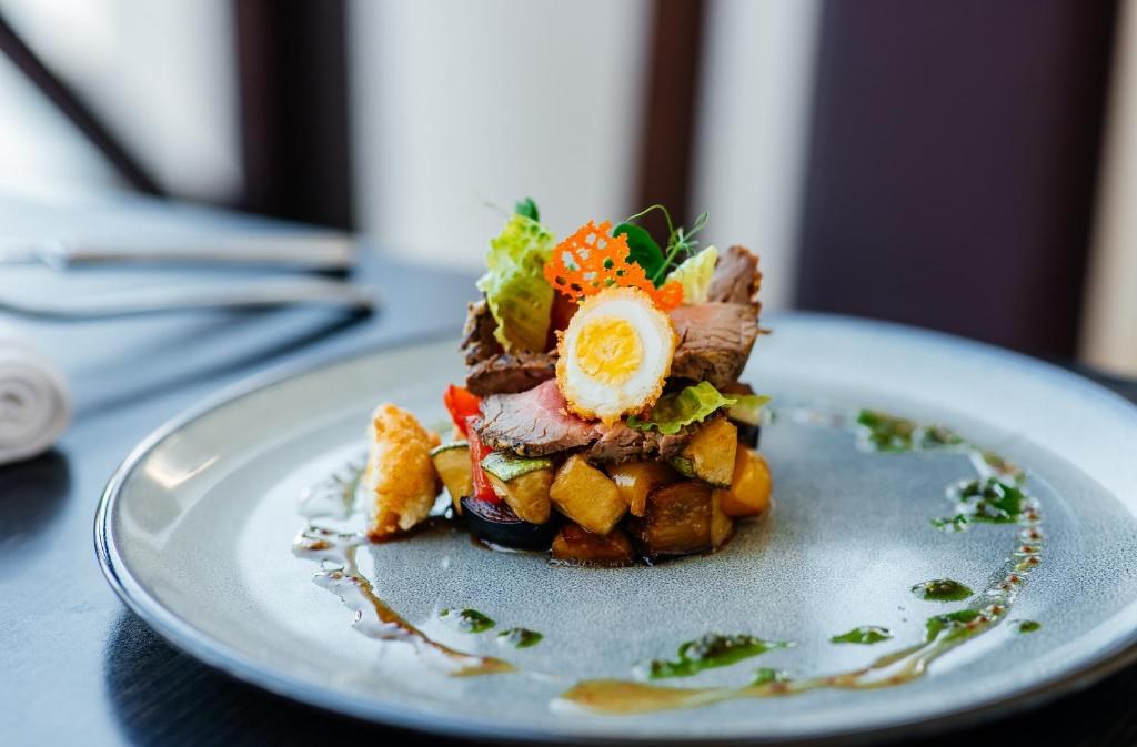 . Курортный отель Novotel Resort Krasnaya Polyana Sochi. Красная Поляна