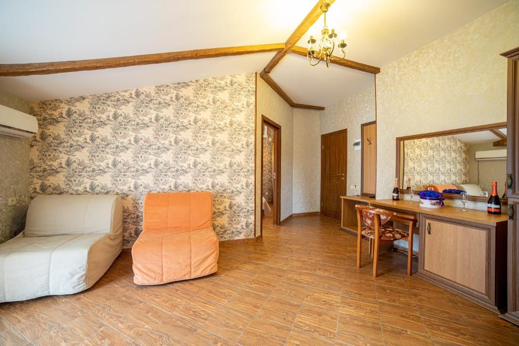 Люкс с 3 спальнями. Отель Атмосфера. Кабардинка