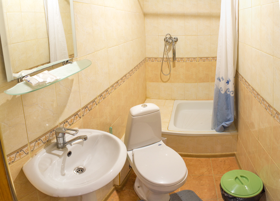 Номер №12 ( 2 + 1 чел. ). Семейная гостиница "Людмила". Алушта Номер №12 ( 2 + 1 чел. ). Семейная гостиница "Людмила". Алушта