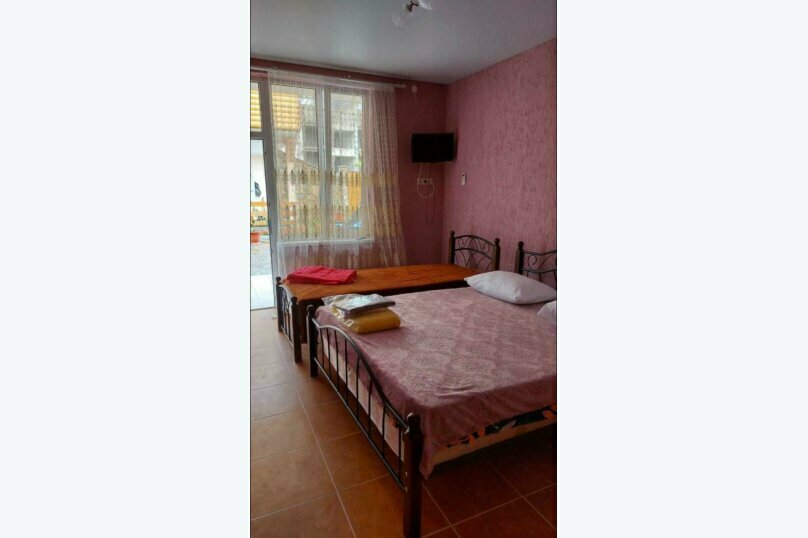 Стандарт 3х-местный . Гостевой дом "Оазис" в гостях у Анжелики.. Цандрипш