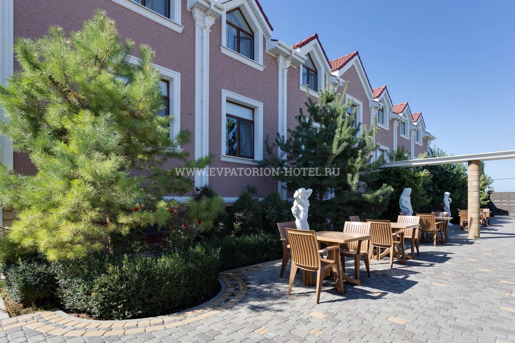 . Бутик-отель "Евпаторион". Заозерное