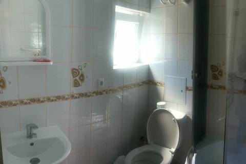 Трехместный номер с удобствами. Гостевой дом «Росинка». Алушта