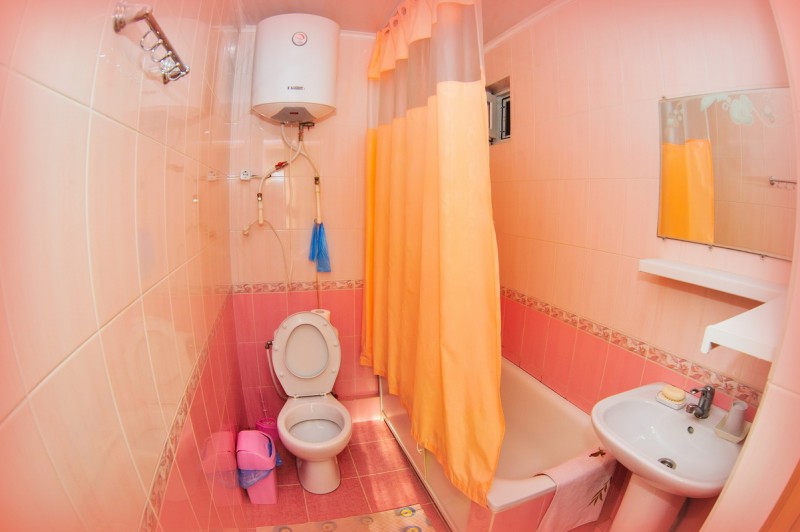 Коттедж «Уют» трехместный. Пансионат «У Нины Митрофановны». Щелкино