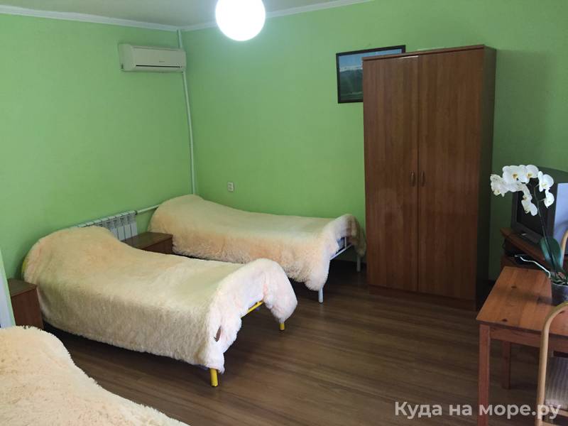  4-х местный номер. Гостевой дом ВИКТОРИ. Кучугуры