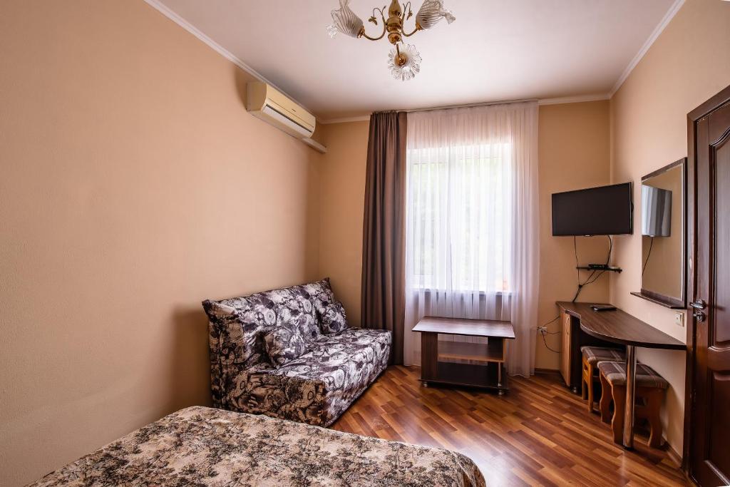 Двухкомнатный семейный. Гостевой дом "Мария". Лазаревское Двухкомнатный семейный. Гостевой дом "Мария". Лазаревское