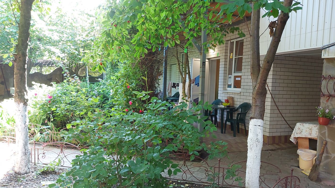 . Гостиница Александровский сад у моря . Ейск