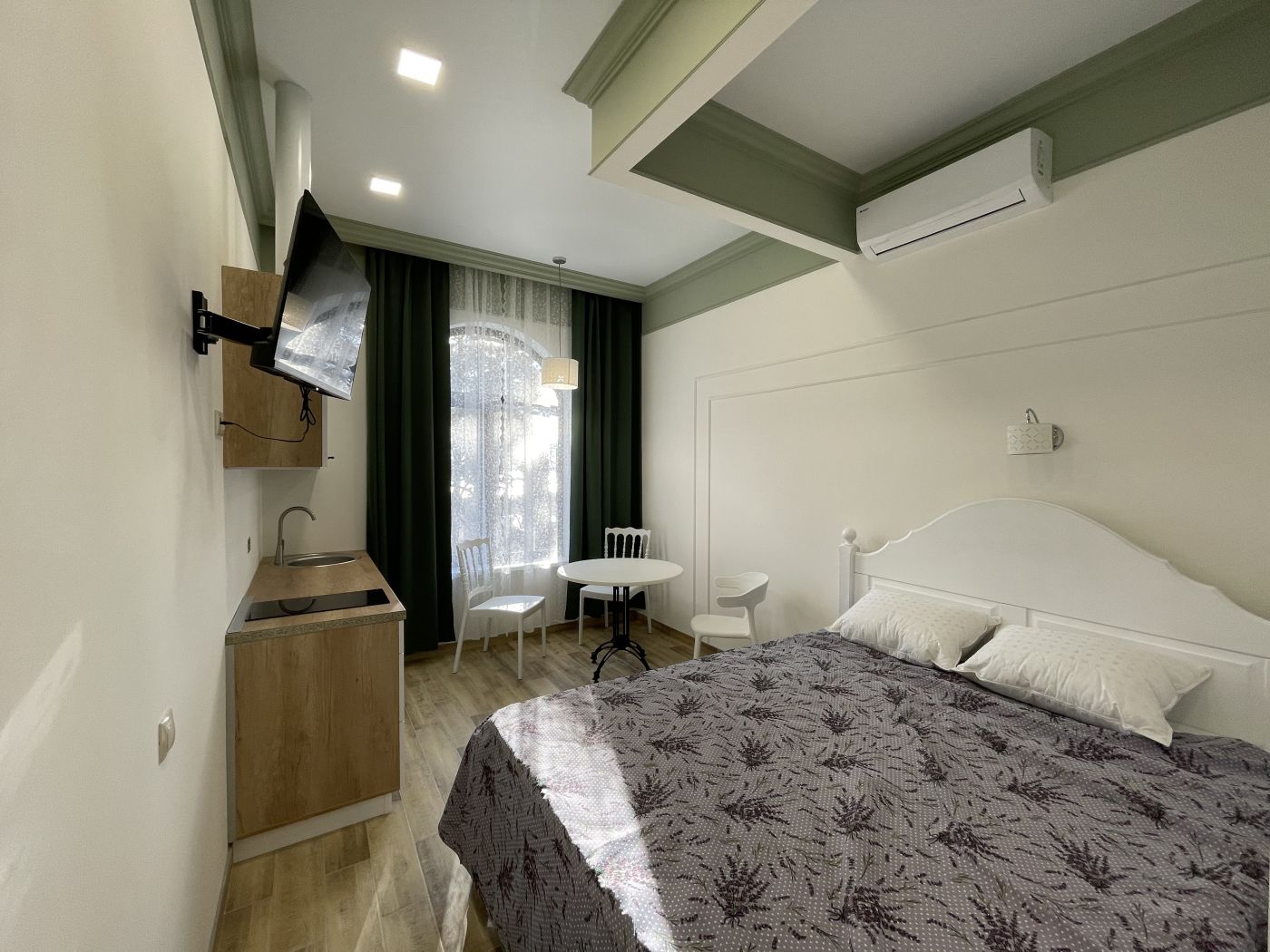 . Квартира в многоквартирном доме Апартамент-студия. Ливадия