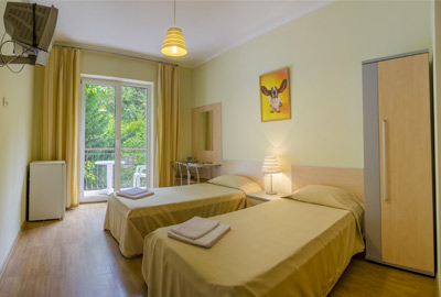 Двухместный с видом на горы (раздельные кровати). Гостевой дом "Кедр-Запад". Алупка