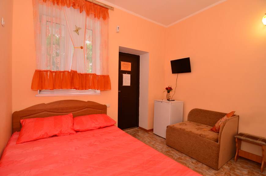 2-местный номер «Апельсиновый». Гостевой дом Гостевой дом «Радуга». Саки