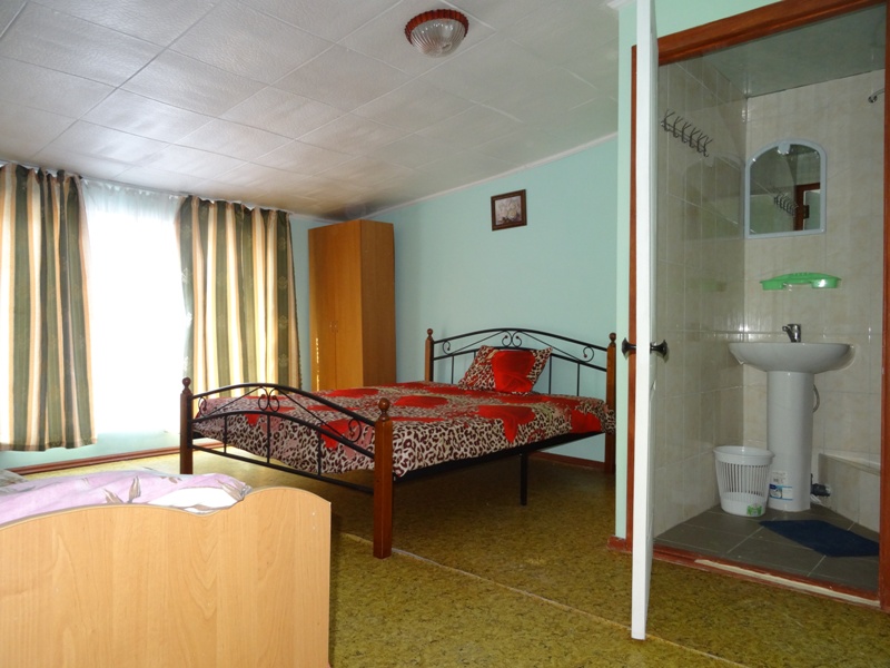 3-х местный номер Стандарт. Гостевой дом "Песок и Море". Севастополь