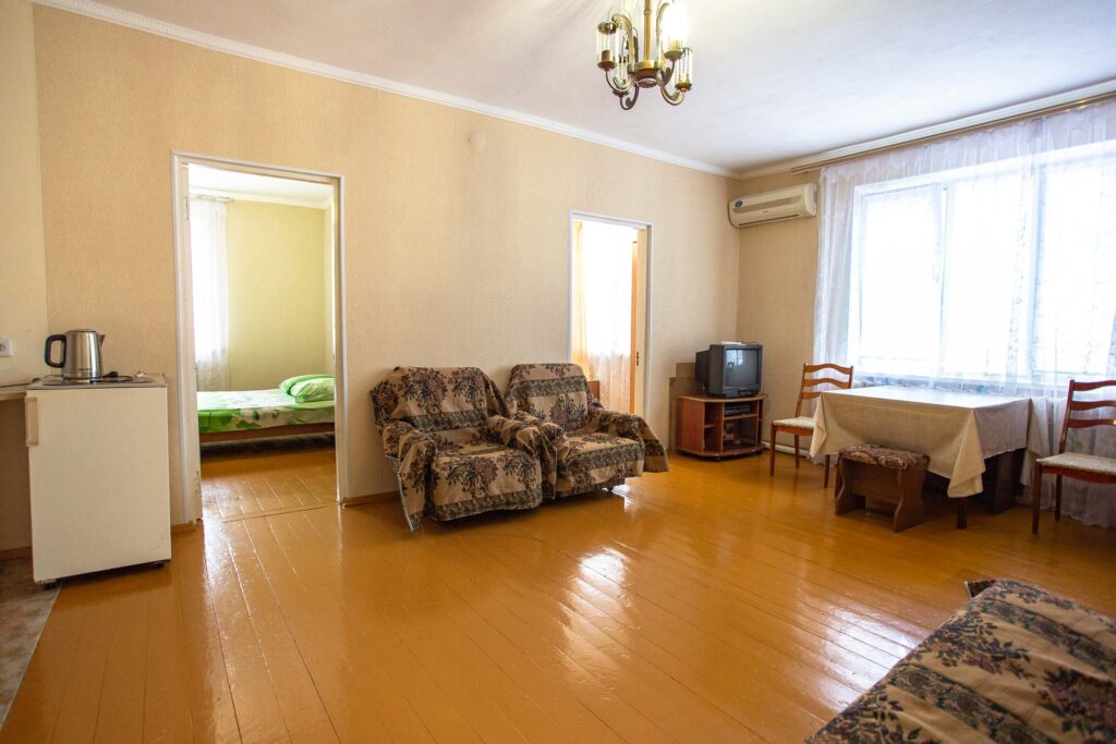 Семейный 1. Частный сектор Елена. Геленджик