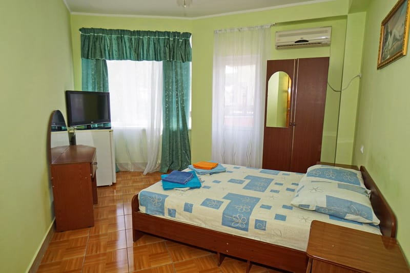 Двухкомнатный пятиместный . Гостиница "Эдем". Лермонтово